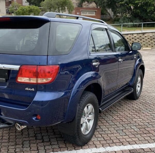 2006 Toyota Fortuner V6 4.0 4X4 - Image 11