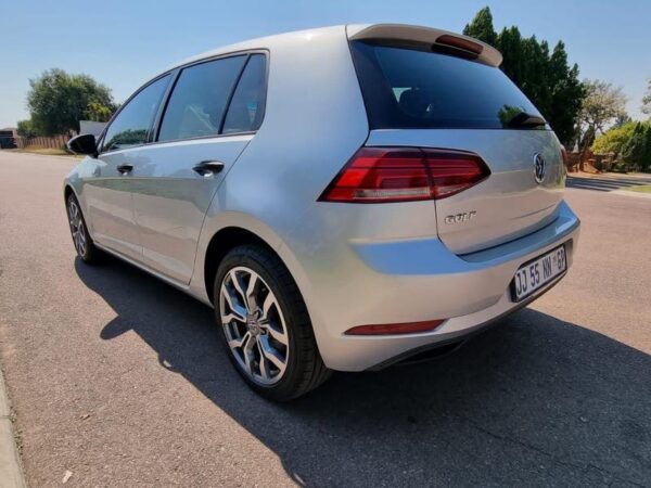 2019 Volkswagen Golf 1.0 TSI Trendline - Image 3