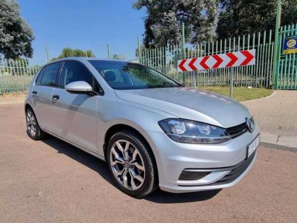 2019 Volkswagen Golf 1.0 TSI Trendline - Image 5