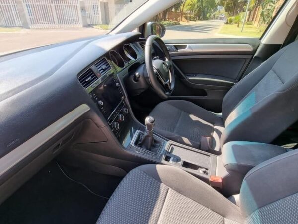 2019 Volkswagen Golf 1.0 TSI Trendline - Image 9
