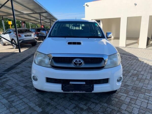 2010 Toyota Hilux (Auto) - Image 2