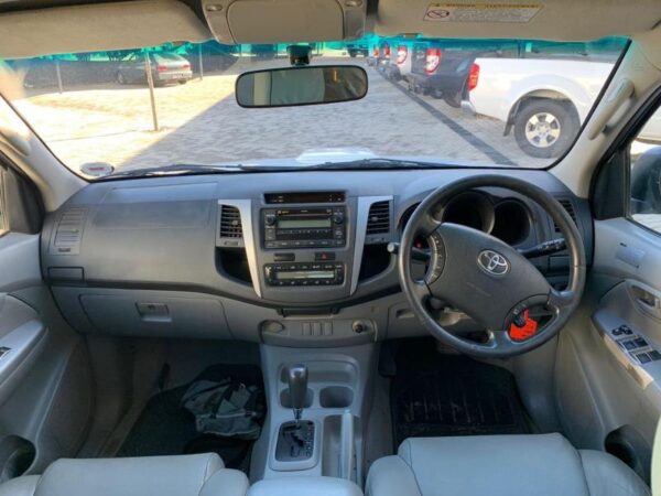 2010 Toyota Hilux (Auto) - Image 7