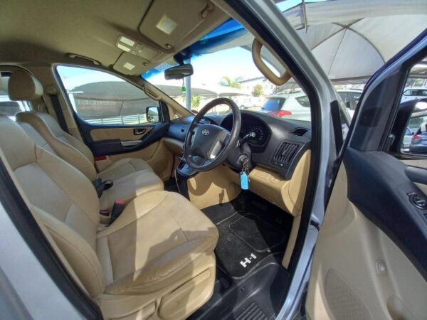 2010 Hyundai H-1 kombi - Image 4