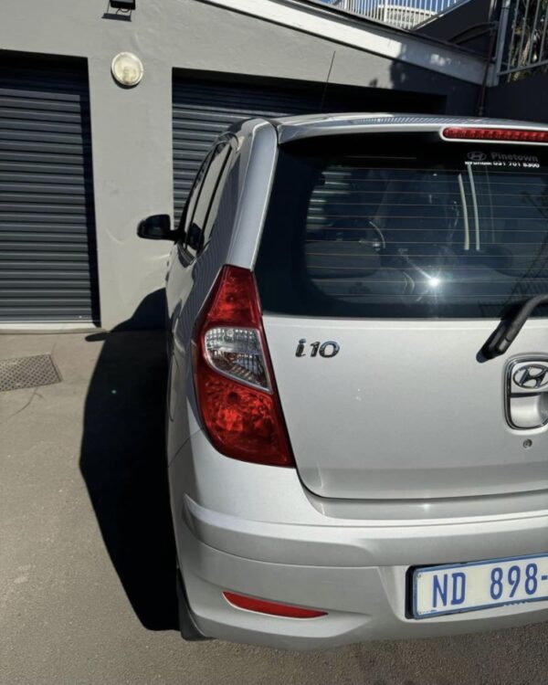 2016 Hyundai i10 1.1 GLS - Image 10